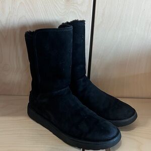 UGG Karina inner zipper short boots Woman’s size 7